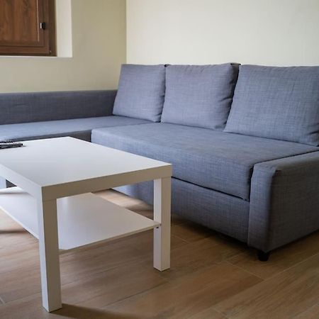 Optimus Corazon De Triana Apartment Sevilla Bagian luar foto