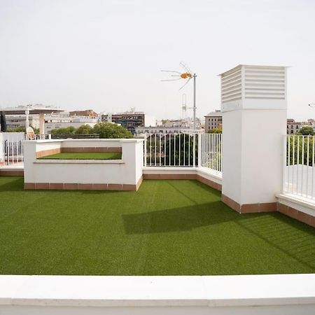 Optimus Corazon De Triana Apartment Sevilla Bagian luar foto