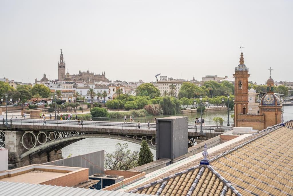 Optimus Corazon De Triana Apartment Sevilla Bagian luar foto